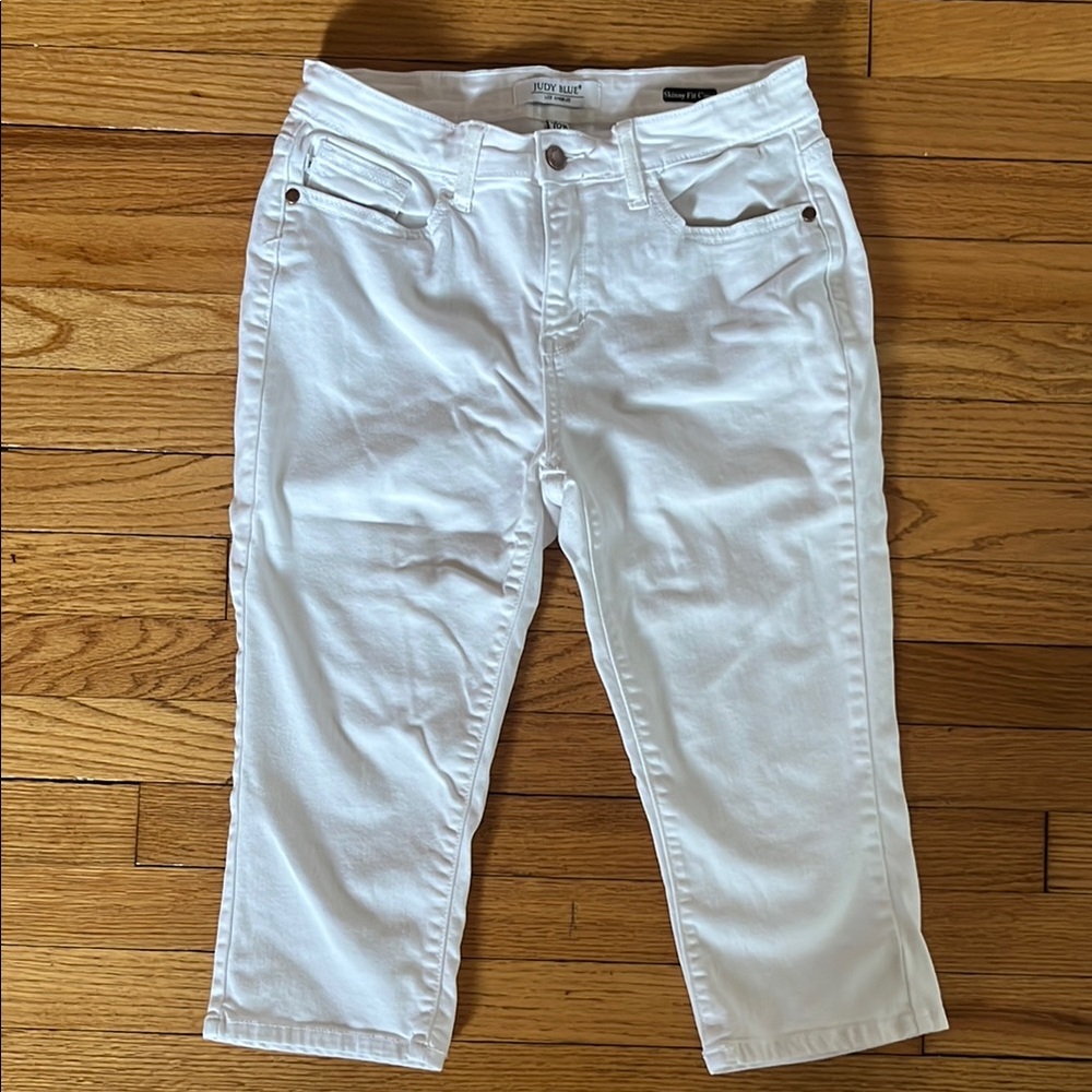 Judy Blue White Skinny Fit Capri stretchy capri jeans woman’s 7/28 white jeans